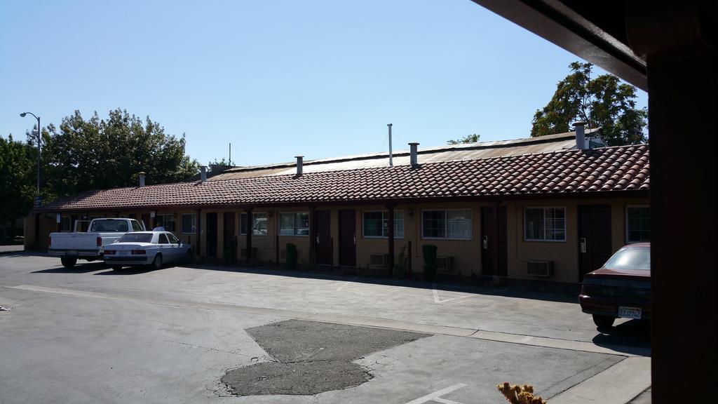 Slumber Motel Merced Buitenkant foto