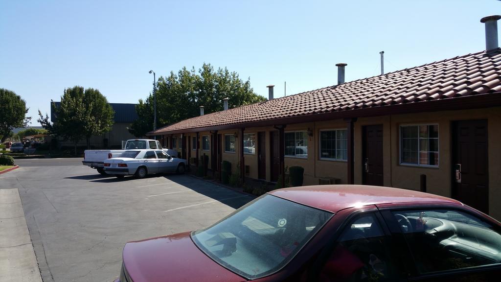 Slumber Motel Merced Buitenkant foto